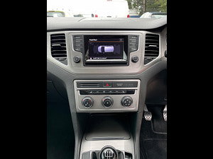 Volkswagen Golf SV thumbnail
