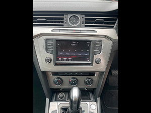 Volkswagen Passat thumbnail