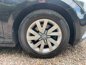 Volkswagen Passat thumbnail