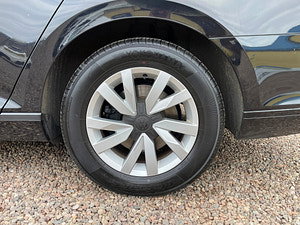 Volkswagen Passat thumbnail