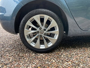 Vauxhall Astra thumbnail