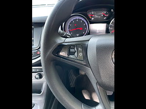 Vauxhall Astra thumbnail