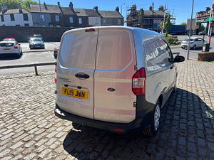 Ford Transit Courier thumbnail