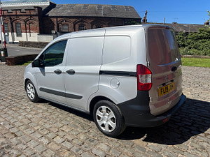 Ford Transit Courier thumbnail