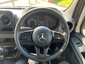 Mercedes-Benz Sprinter thumbnail