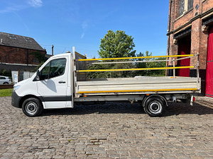 Mercedes-Benz Sprinter thumbnail