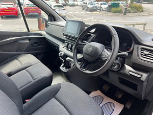 Renault Trafic thumbnail