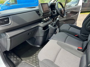 Renault Trafic thumbnail