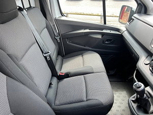Renault Trafic thumbnail
