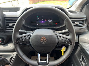 Renault Trafic thumbnail
