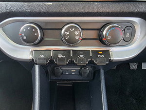 Kia Rio thumbnail