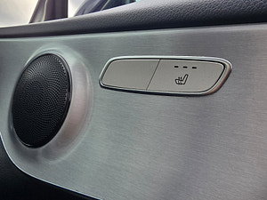 Mercedes-Benz C Class thumbnail