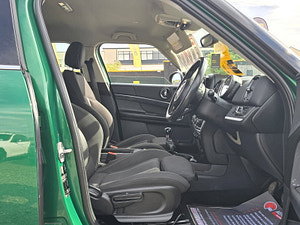 MINI Countryman thumbnail