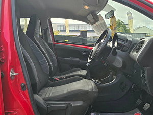 Peugeot 108 thumbnail