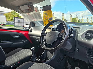 Peugeot 108 thumbnail