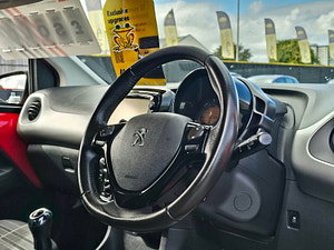 Peugeot 108 thumbnail