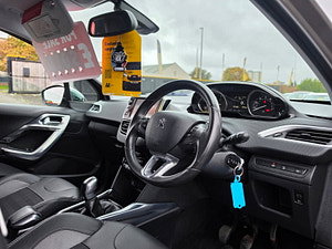 Peugeot 2008 thumbnail