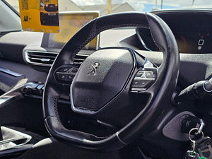 Peugeot 3008 thumbnail