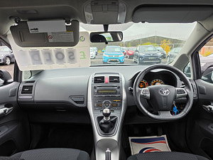 Toyota Auris thumbnail