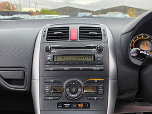 Toyota Auris thumbnail