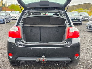 Toyota Auris thumbnail
