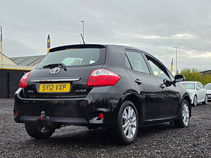 Toyota Auris thumbnail