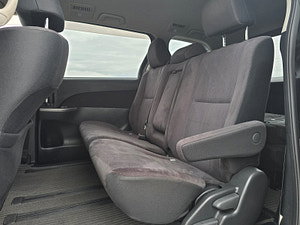 Toyota Estima thumbnail