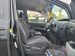 Toyota Estima thumbnail