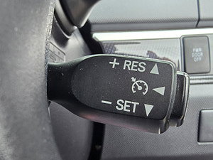 Toyota Estima thumbnail