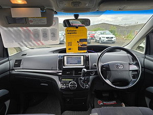 Toyota Estima thumbnail