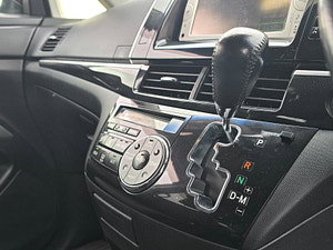 Toyota Estima thumbnail