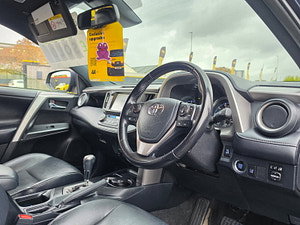 Toyota RAV4 thumbnail