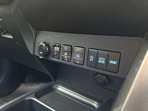 Toyota RAV4 thumbnail