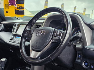 Toyota RAV4 thumbnail