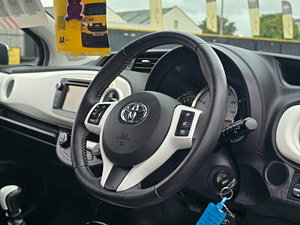 Toyota Yaris thumbnail