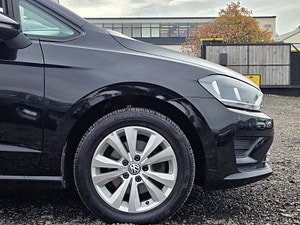 Volkswagen Golf SV thumbnail