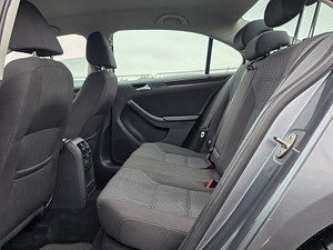 Volkswagen Jetta thumbnail