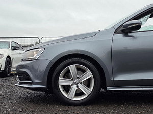 Volkswagen Jetta thumbnail