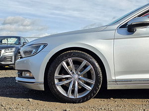 Volkswagen Passat thumbnail