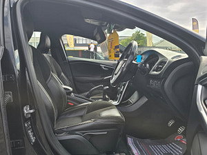 Volvo V40 thumbnail