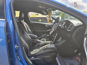 Volvo V40 thumbnail