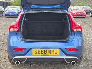 Volvo V40 thumbnail