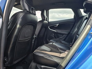 Volvo V40 thumbnail