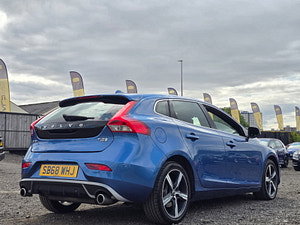Volvo V40 thumbnail