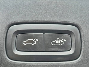 Volvo V90 thumbnail