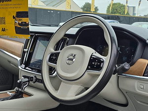 Volvo V90 thumbnail