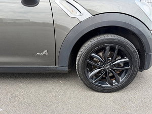 MINI Countryman thumbnail