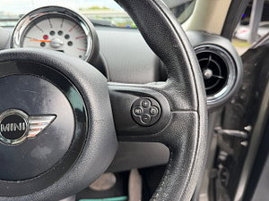 MINI Countryman thumbnail