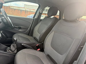 Renault Captur thumbnail