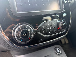 Renault Captur thumbnail